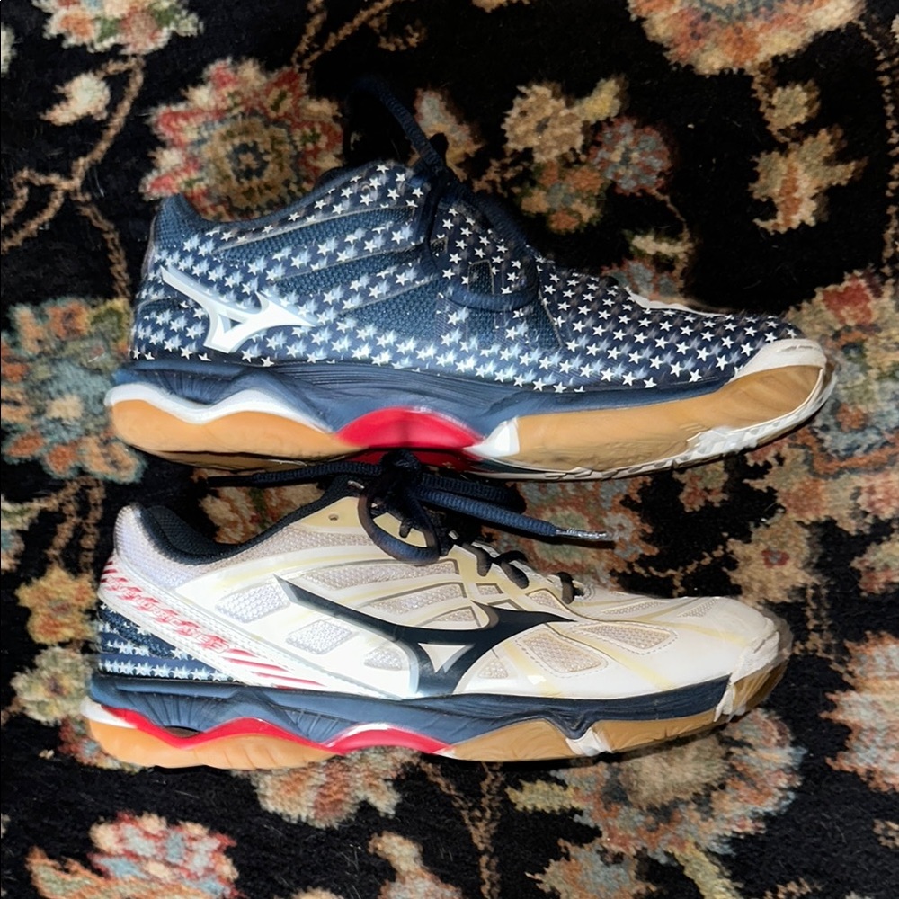 Mizuno Black and White Athletic Shoes Performance Design